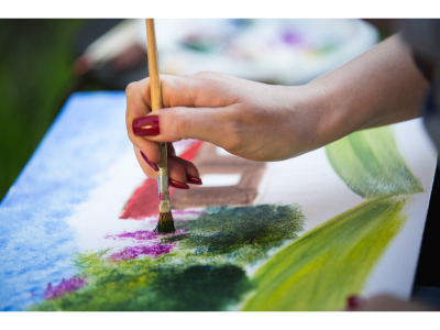 Kunsttherapie erleben – Ein kreativer Malkurs, in dem durch kunsttherapeutische Ausdrucksformen emotionale Heilung und persönliches Wachstum gefördert werden.
